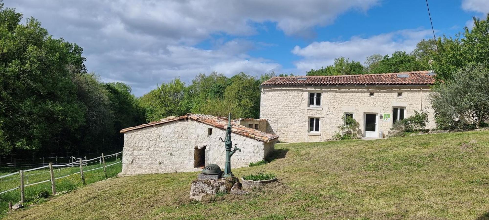 Un gîte en Charente Roullet-Saint-Estephe Buitenkant foto